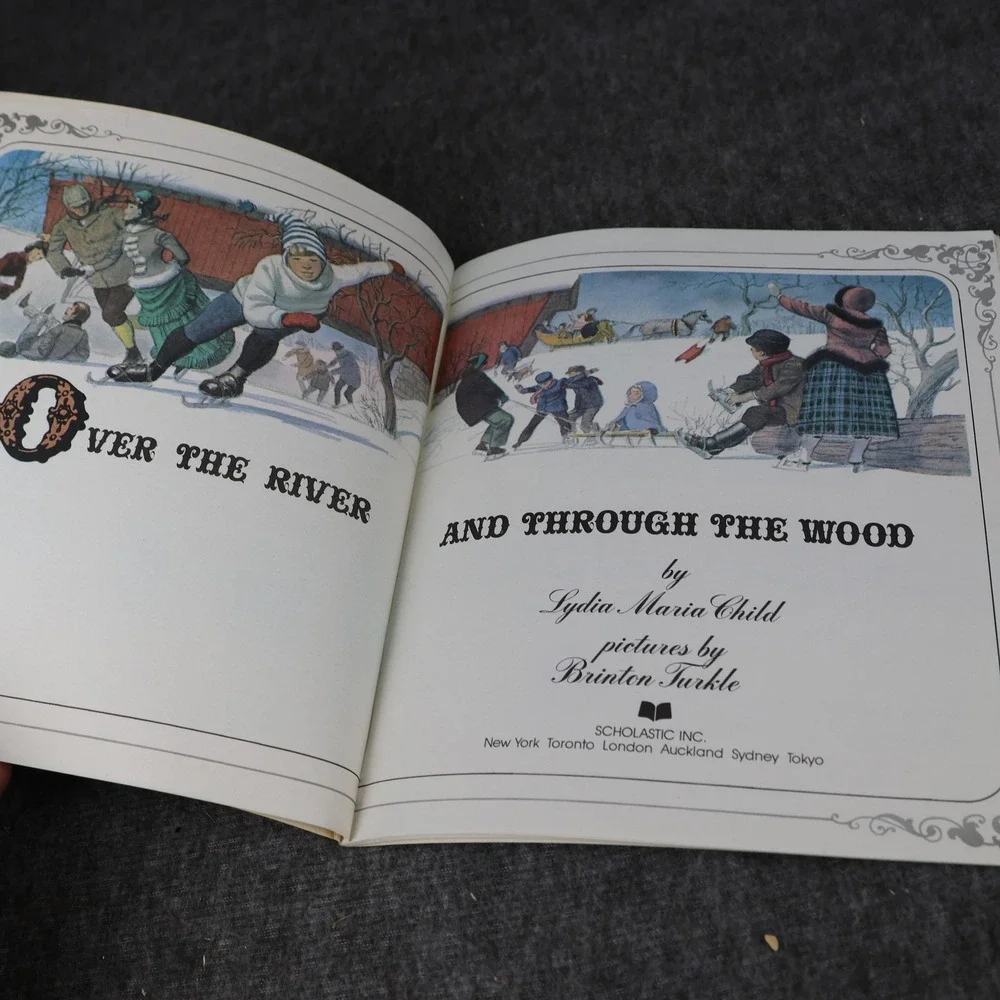 Over The River And Through The Wood Child Turkle Red PB Scholastic Picture Book